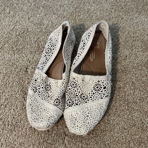 Cream crocheted Tom’s
